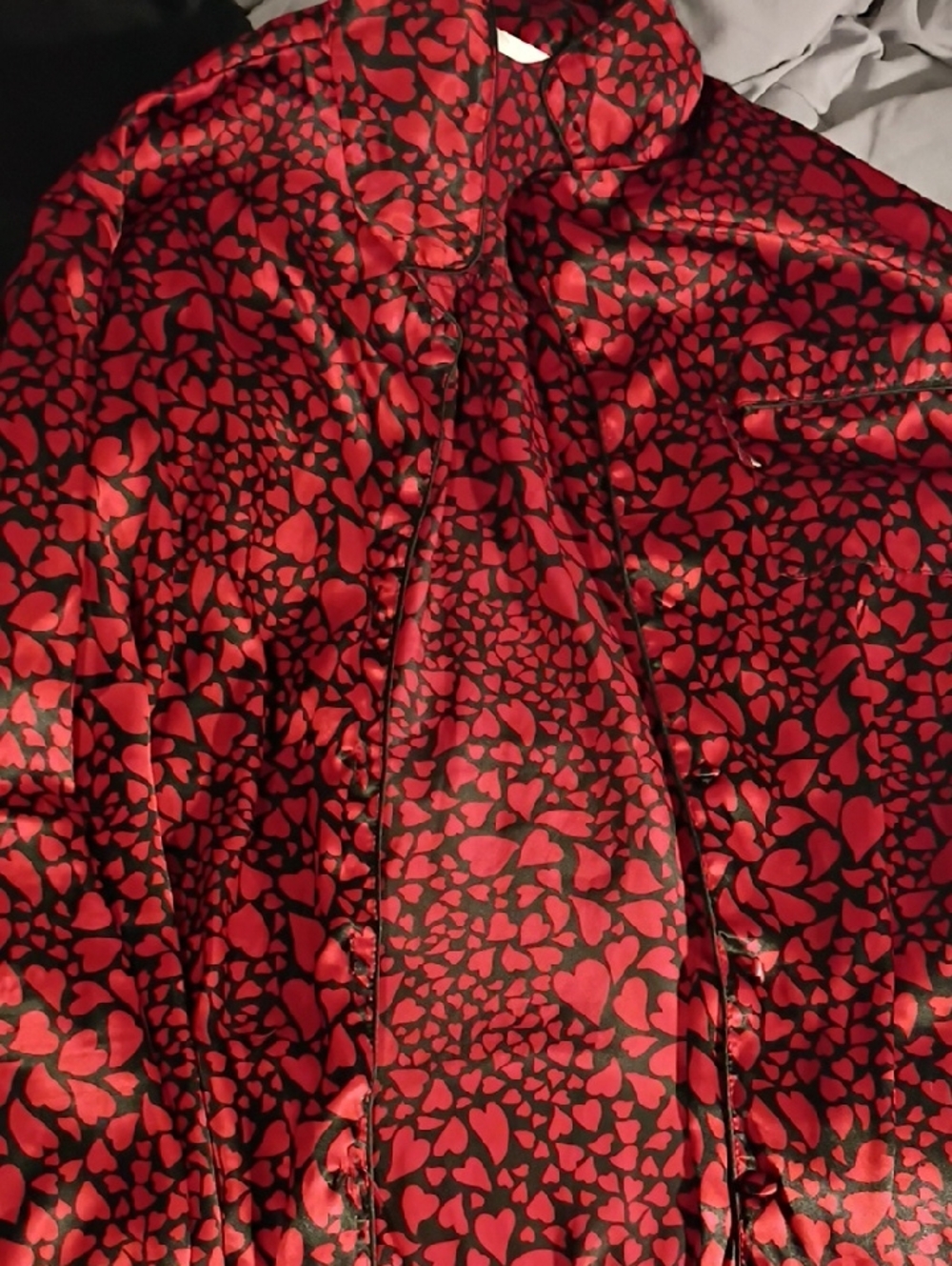 Red Heart Print Satin Button-Up Robe